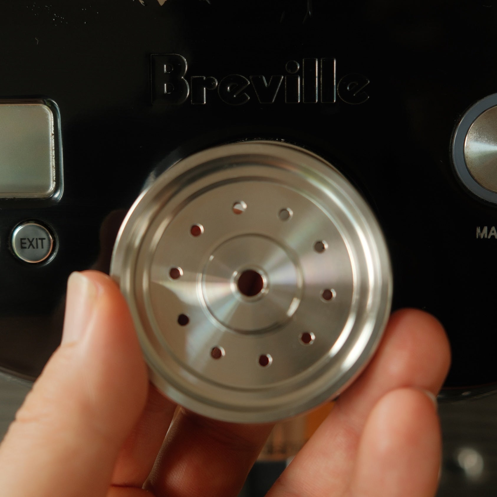 Stainless Steel Diffuser Plate - Breville / Sage 58mm — lifestyle shot